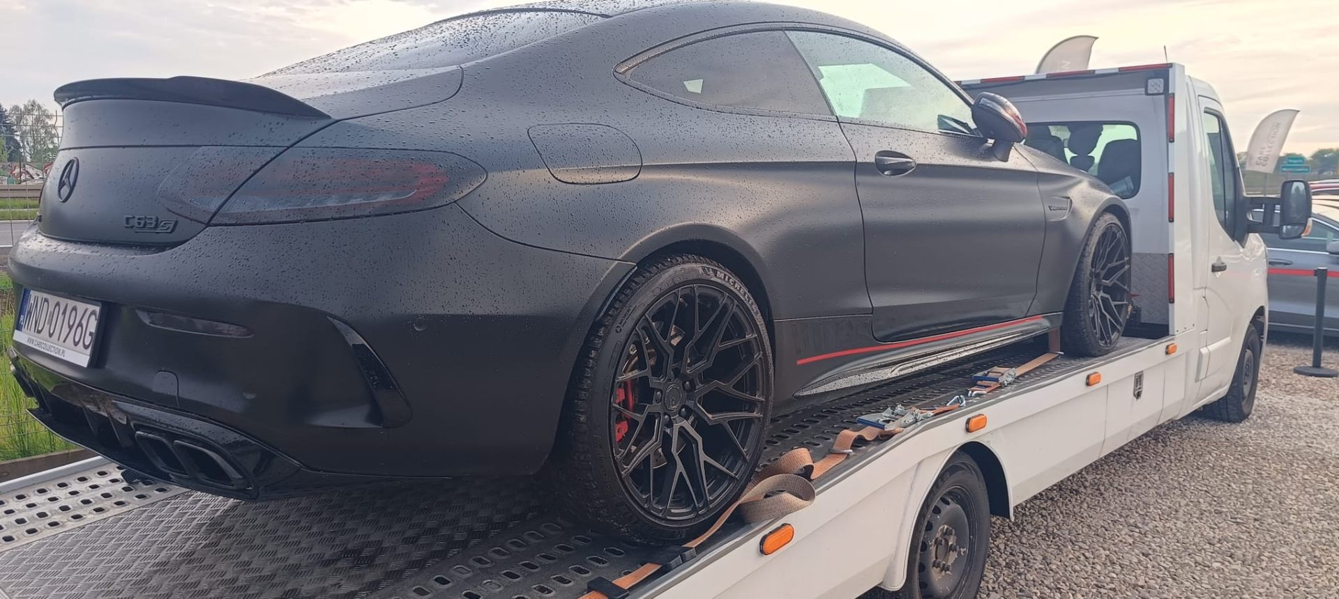 Transport Mercedesa AMG C63 S lawetą AGM Gdańsk